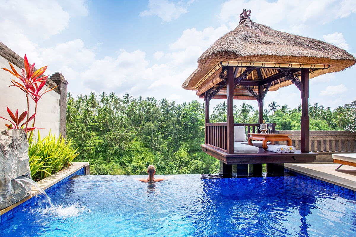 Deluxe Terrace Champagne Pool