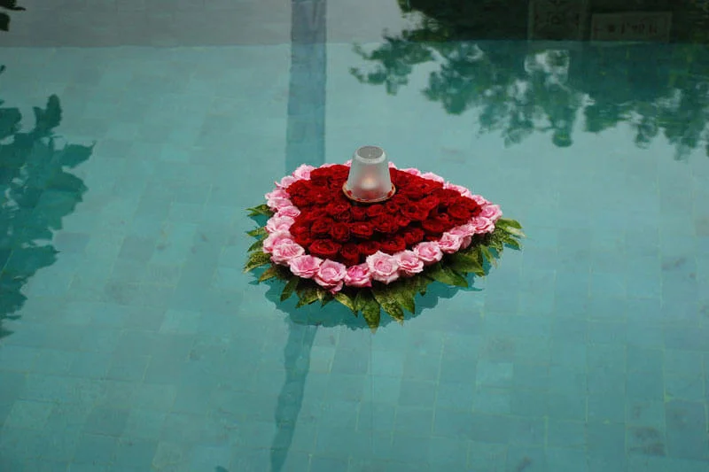 Wedding pool candle