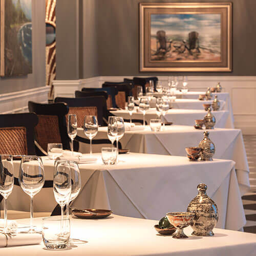 Aperitif Restaurant & Bar - Dining Table