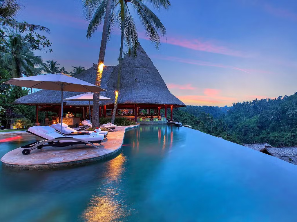 The infinity pool at Viceroy Bali