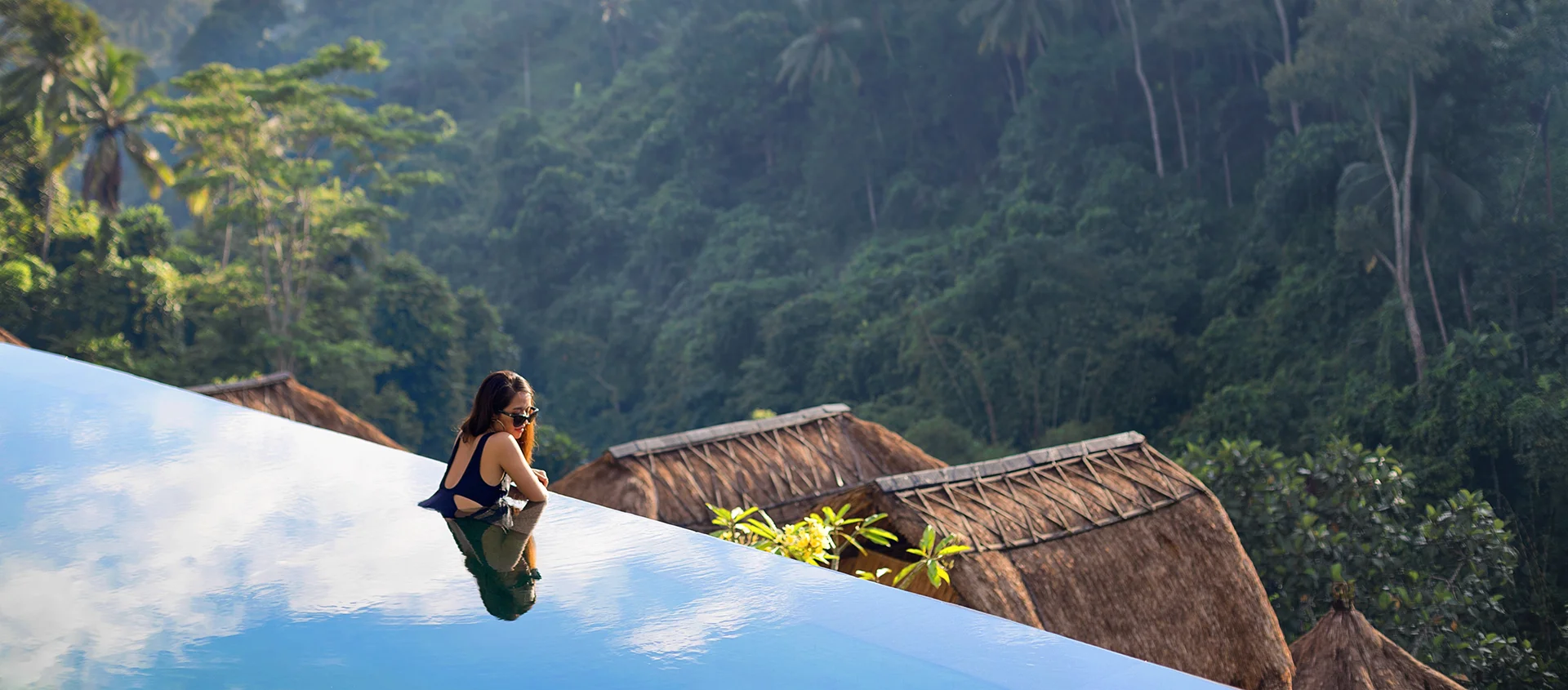 Viceroy Bali - infinity pool with jungle view